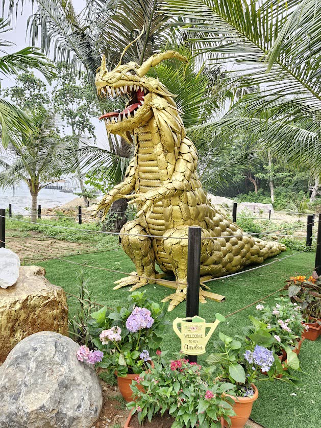 The Golden Dragon Statue — A Guest Photo Favourite